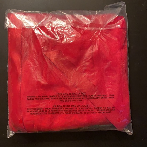 Victoria Secret - Picture 2 of 6